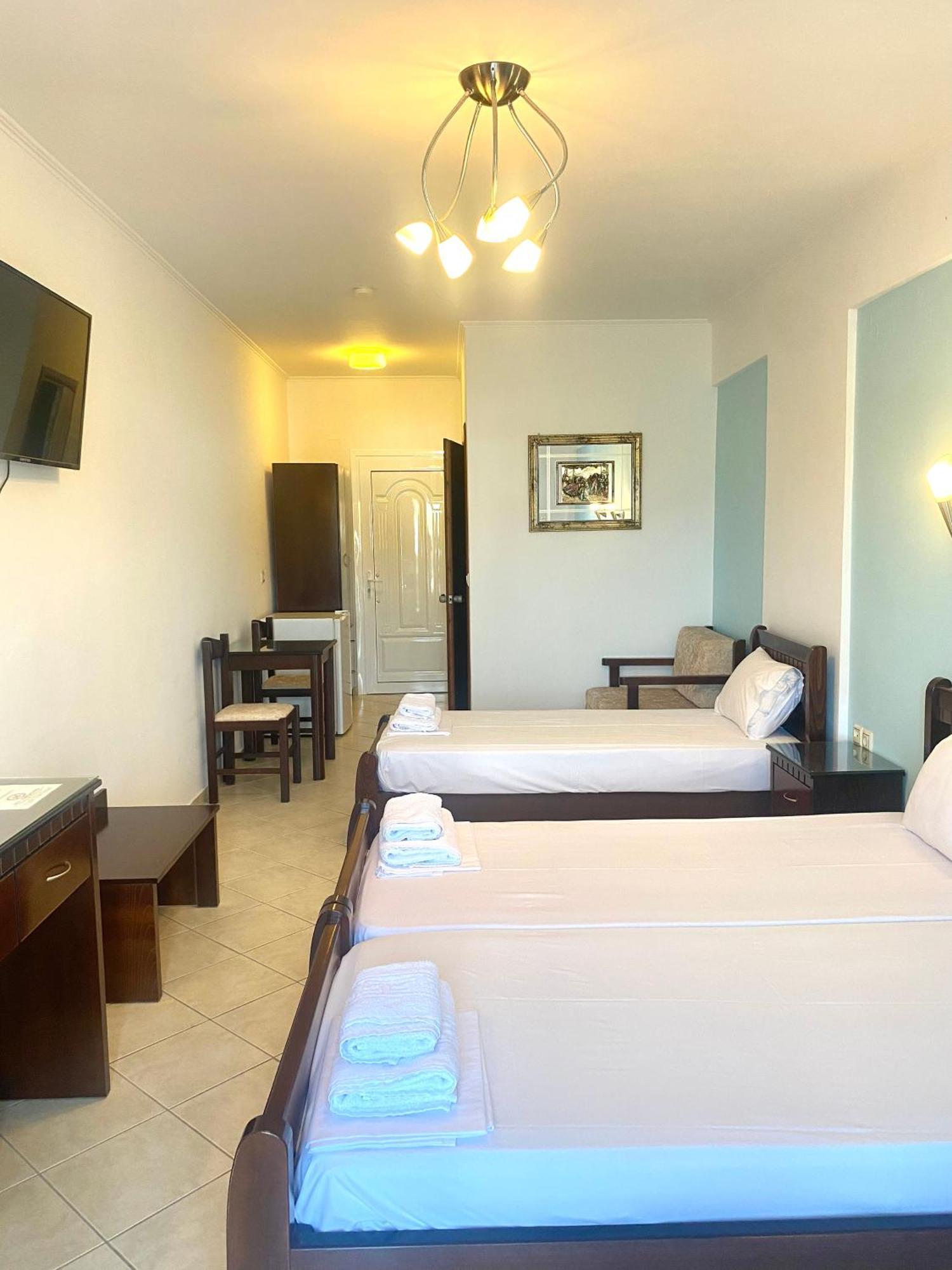 Hotel Alexandros Ammoudia Bagian luar foto