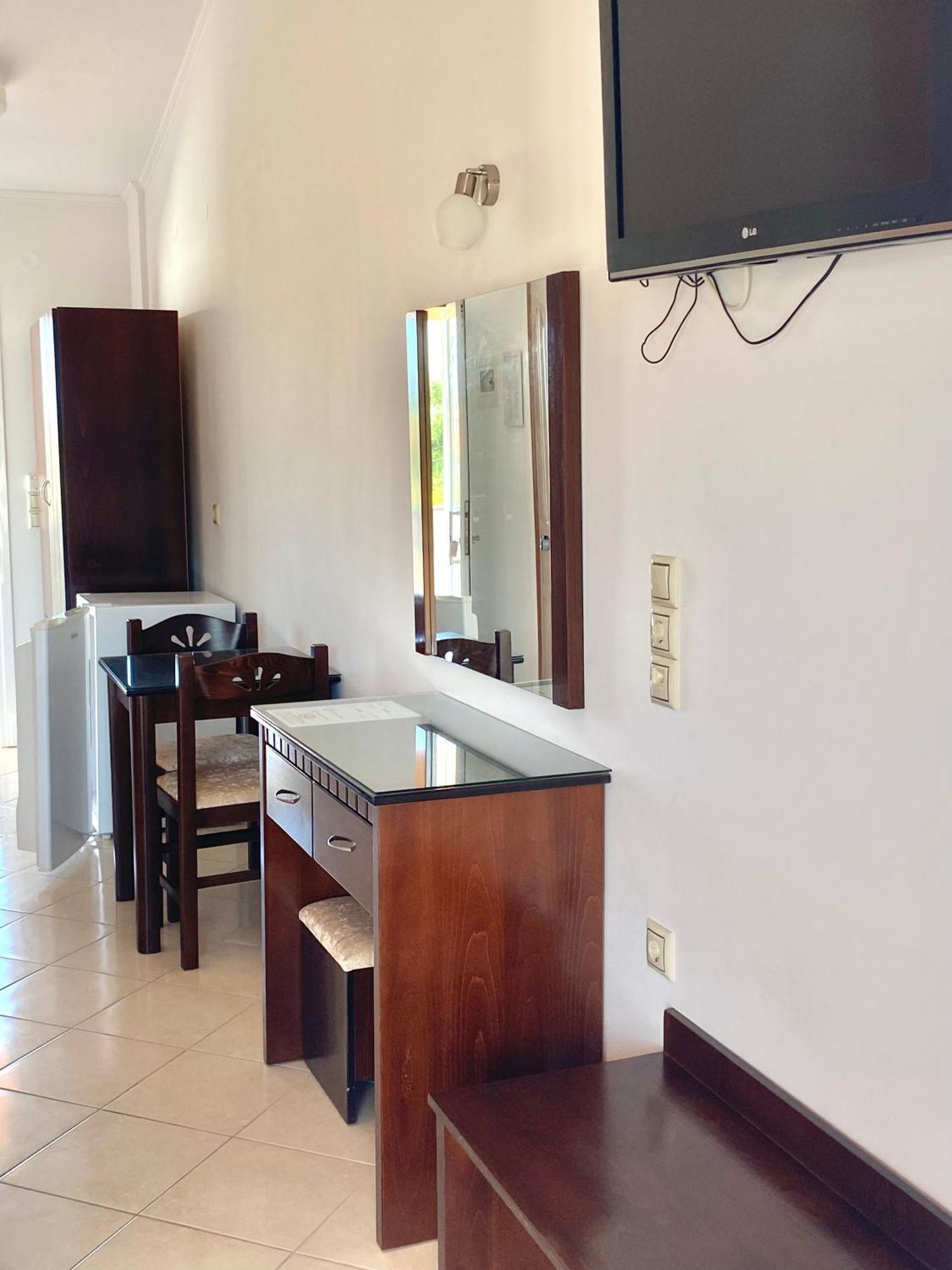 Hotel Alexandros Ammoudia Bagian luar foto